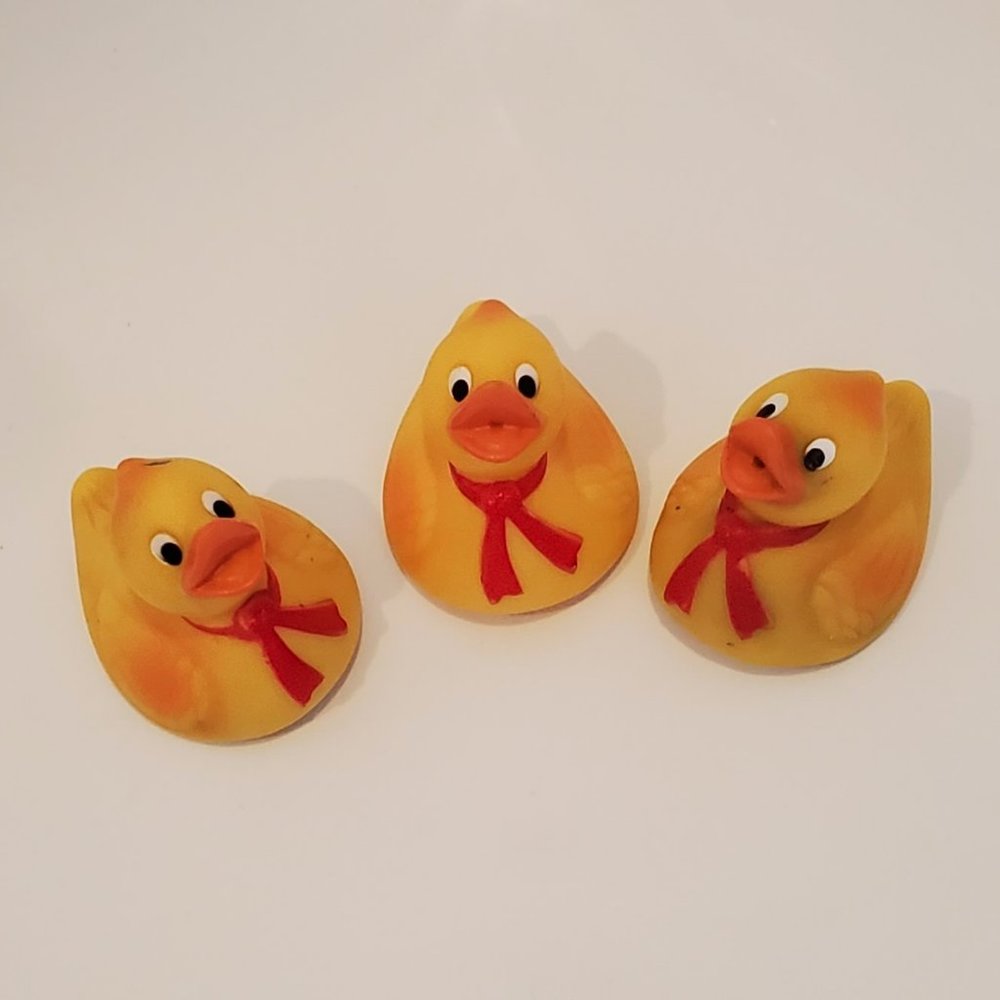 RUBBER DUCKIES Ribboned Baby Ducks